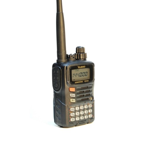 Носимая радиостанция Yaesu VX-6R yaesuvx-6r-500x500.jpg